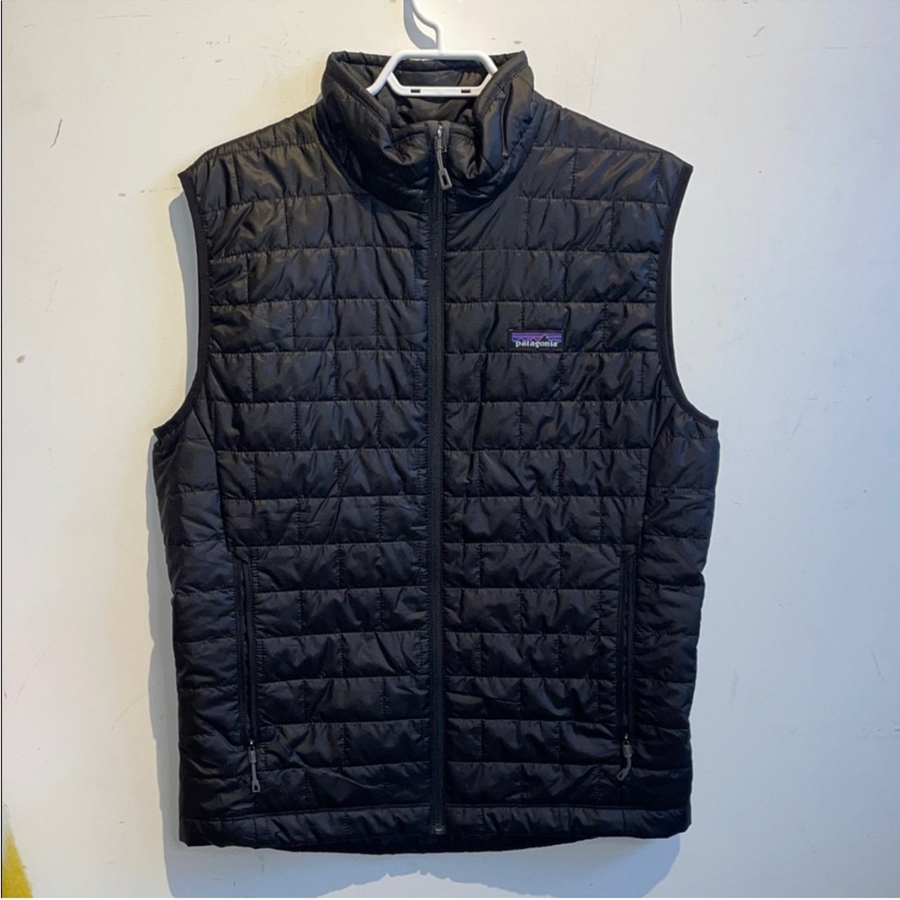 Patagonia men’s nano puffer vest